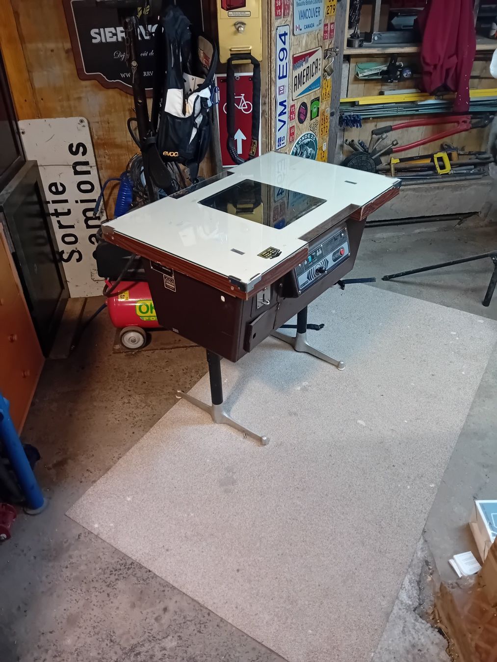 Slot Machine: Table cocktail galaxian – Usato da st Pierre de Clages venduto da strange