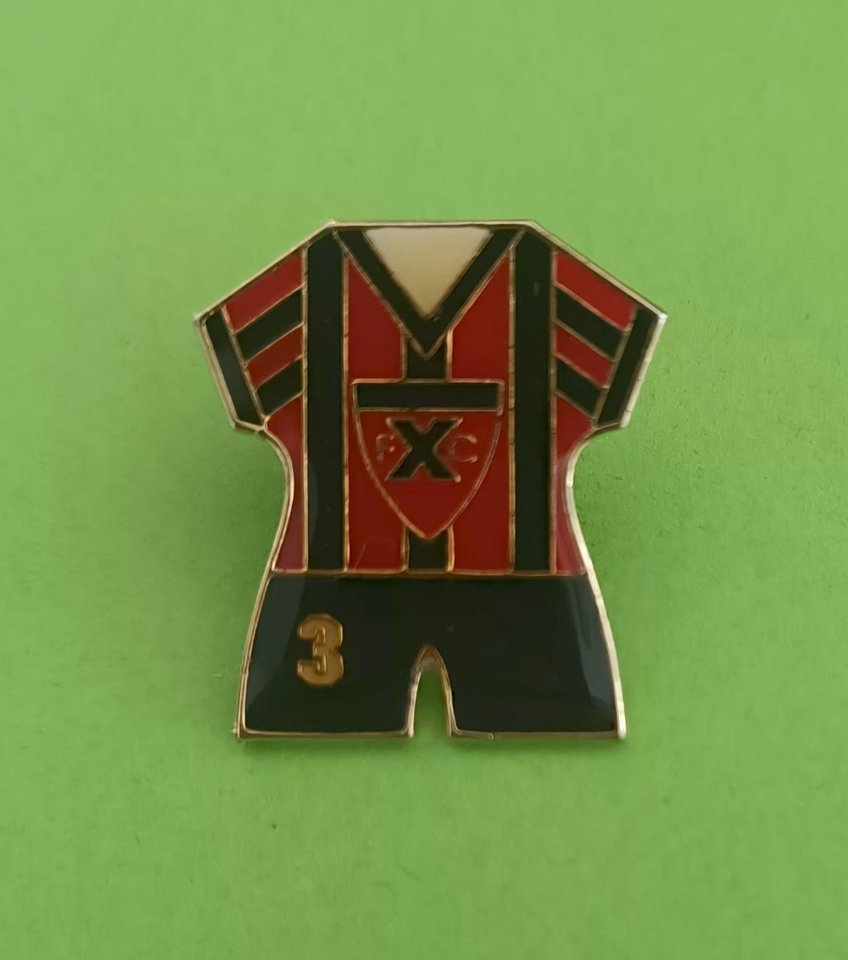 Placchette & Badge: Pin Xamax Neuchatel – Usato da Grenchen venduto da Hegre50