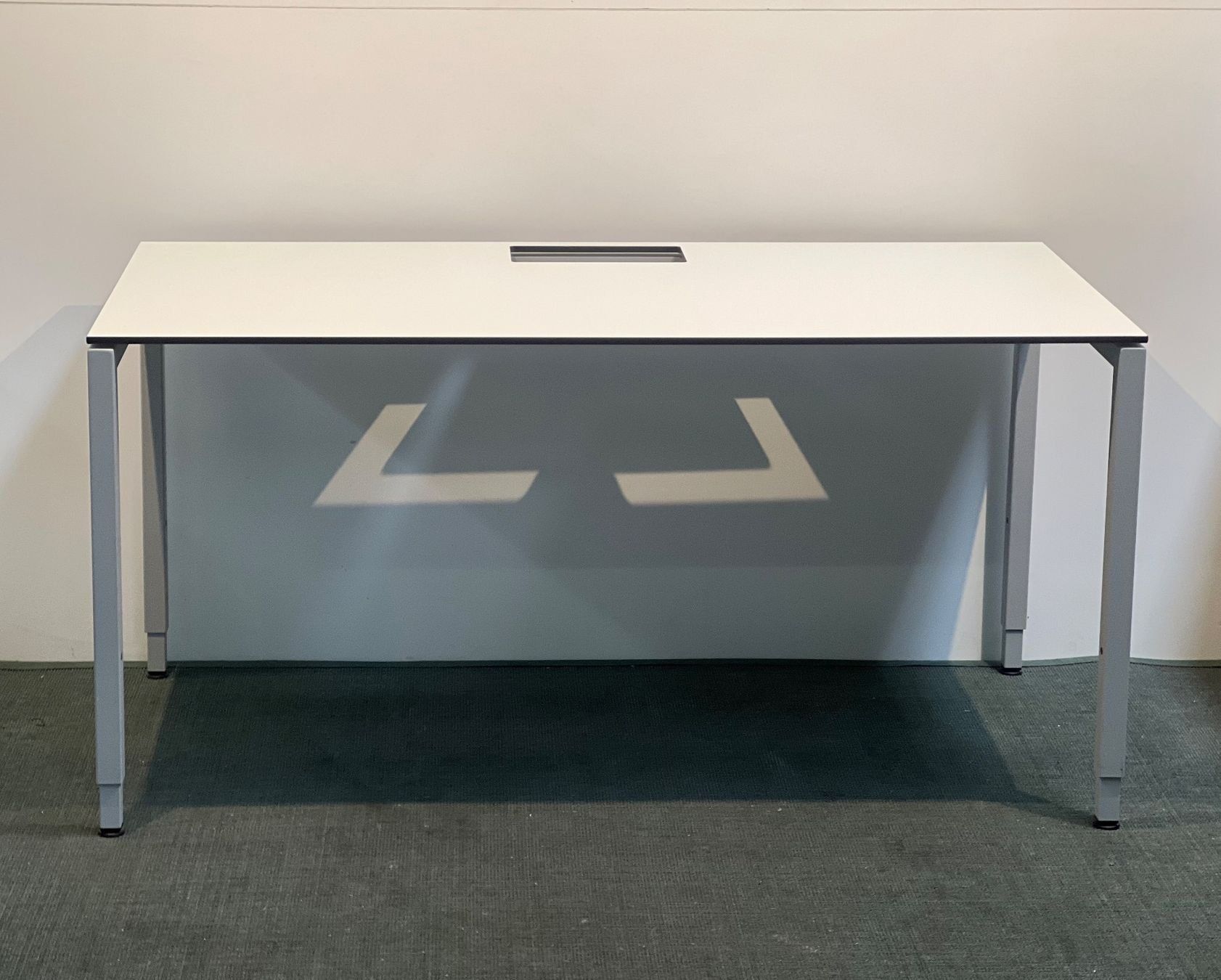 Lista Tables: 010 Posten 10x LISTA Office Tische – D'occasion à Wangen an der Aare par TBYN 1