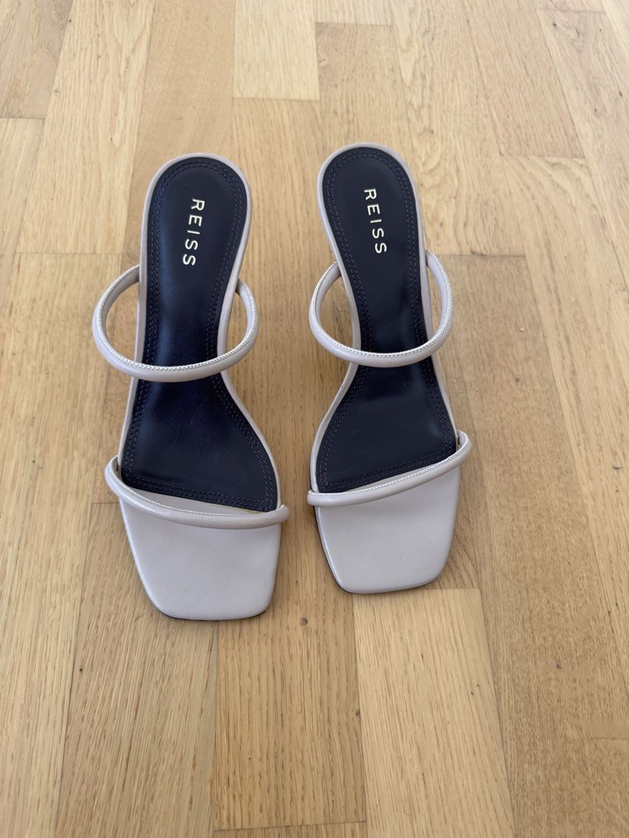 Scarpe da donna: Reiss Ledersandalen, 39 – Usato da Uetikon am See venduto da happywishes 1