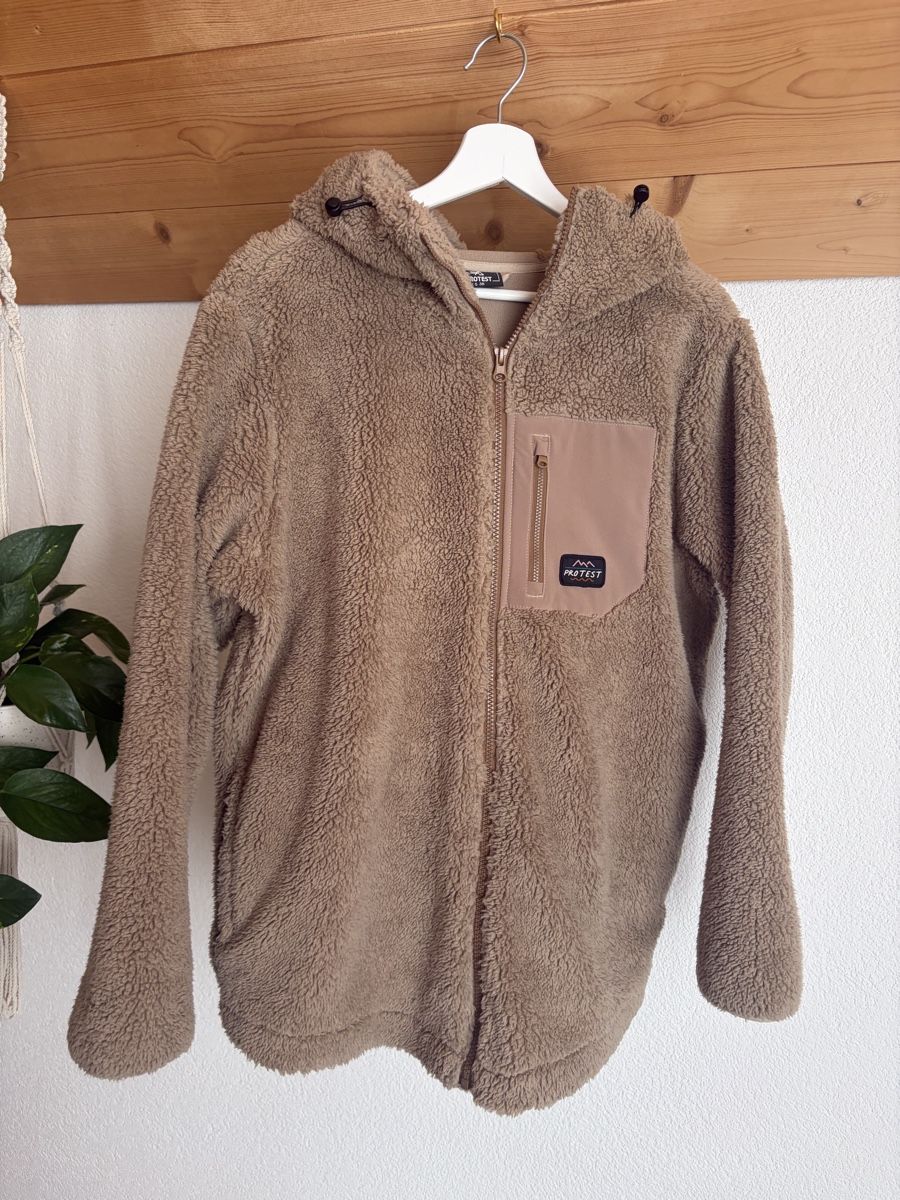 Protest Vestes: Teddyjacke Protest – D'occasion à Rüderswil par dariasophialuisa