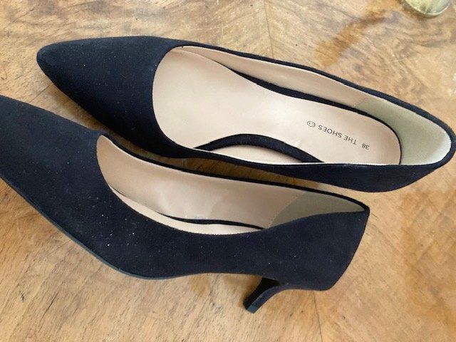 Damenschuhe: Damen Schuhe Grösse 38 mit Absatz - 5 cm – Gebraucht aus zürich von Hanne0 1