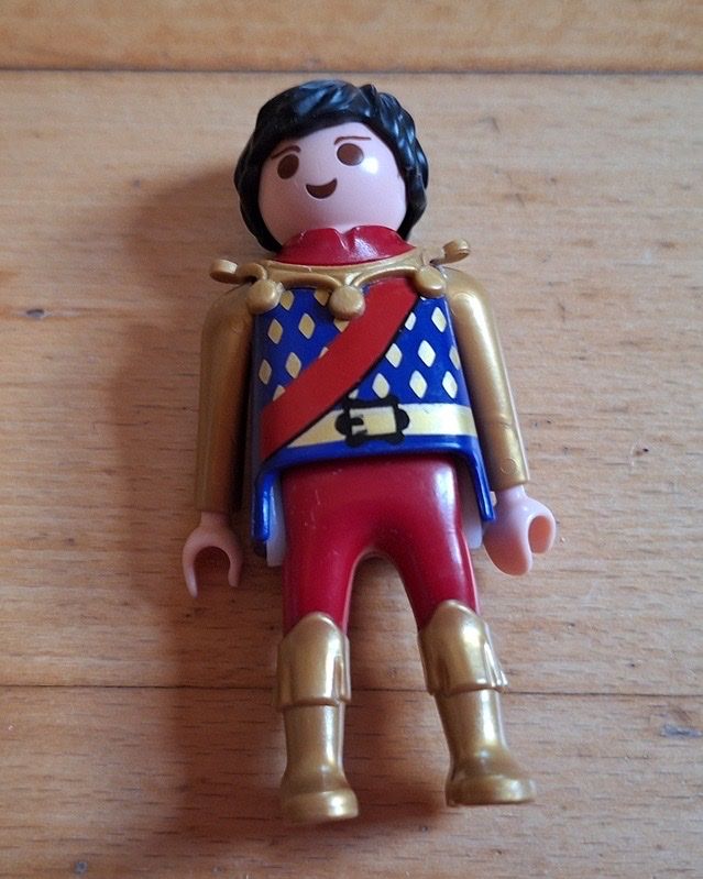 Playmobil Giocattoli: Playmobil Prinz Figur – Usato da Suhr venduto da adipren.2009