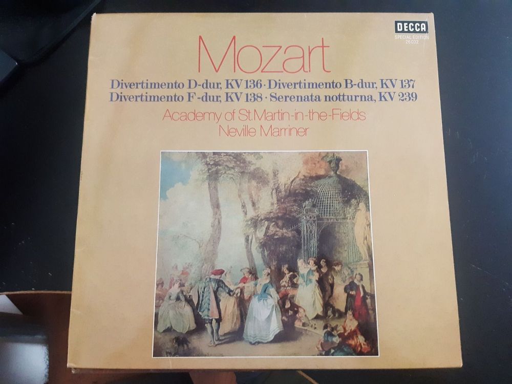 Mozart Divertimento Ddur, Bdur, Fdur Und Serenata (LP) Kaufen auf Ricardo