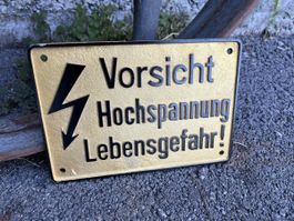 Vorsicht Hochspannung Lebensgefahr Warnschild Fabrik Strom