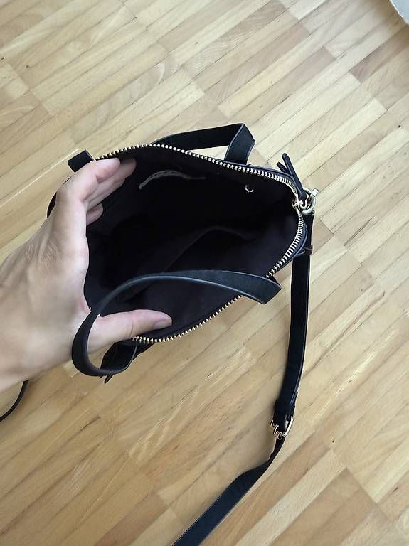Taschen für Damen: Tasche von Naf Naf in Schwarz – Gebraucht aus Steffisburg von mde_sf5x 2