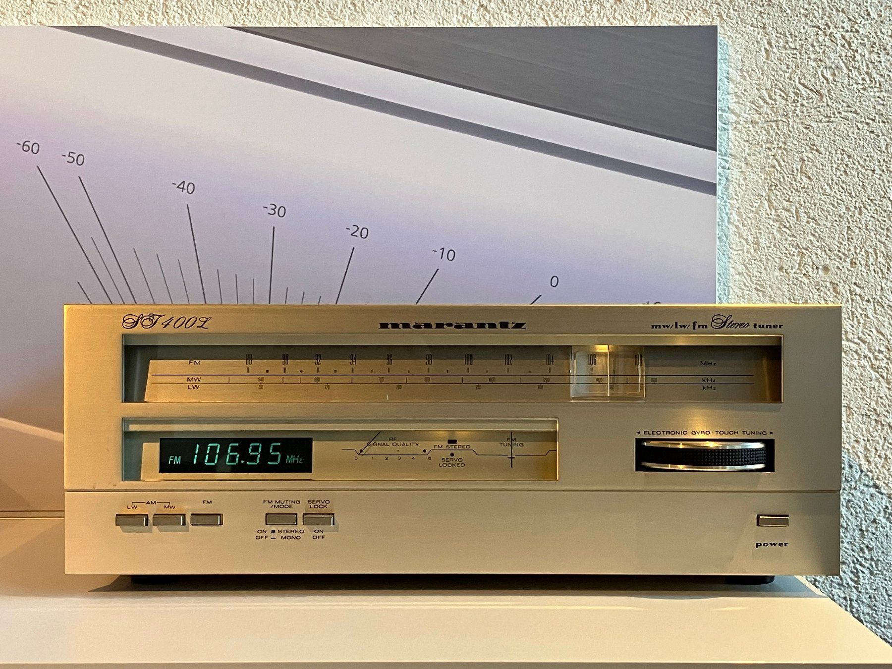 Schöner Marantz ST 310 Hifi Stereo Tuner FM/MW Radio Empfänger ST310