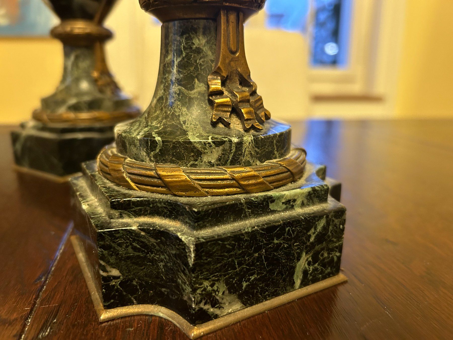 Alle Dekorationen: Antike Cassolettes - Urnen - Kerzenständer - Marmor - Bronze – Gebraucht aus Dietikon von arirlu 6