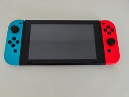 Nintendo Switch Blue/Red - Sehr guter Zustand inkl. Tasche