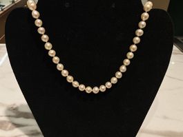 Extra lange Perlenkette mit speziellem 18k Verschluss