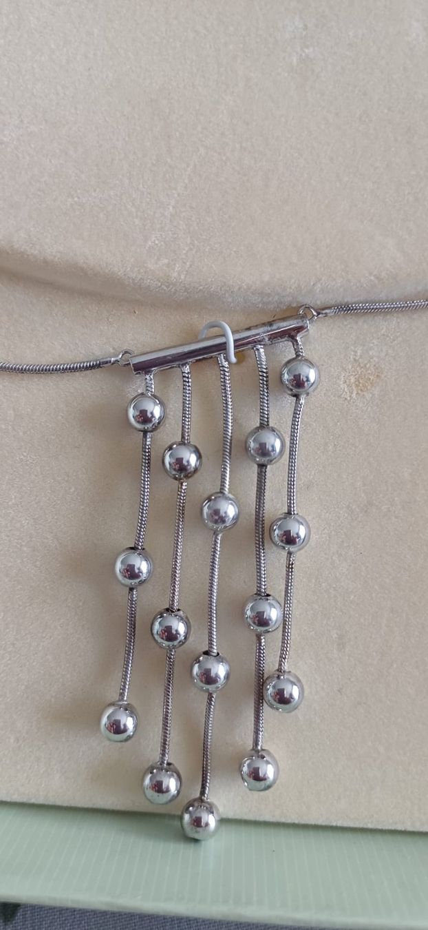 Altri gioielli: Collier et boucles d'oreilles argentés élégants avec boît... – Nuovo e nell'imballaggio originale da Payerne venduto da jea_m6nb