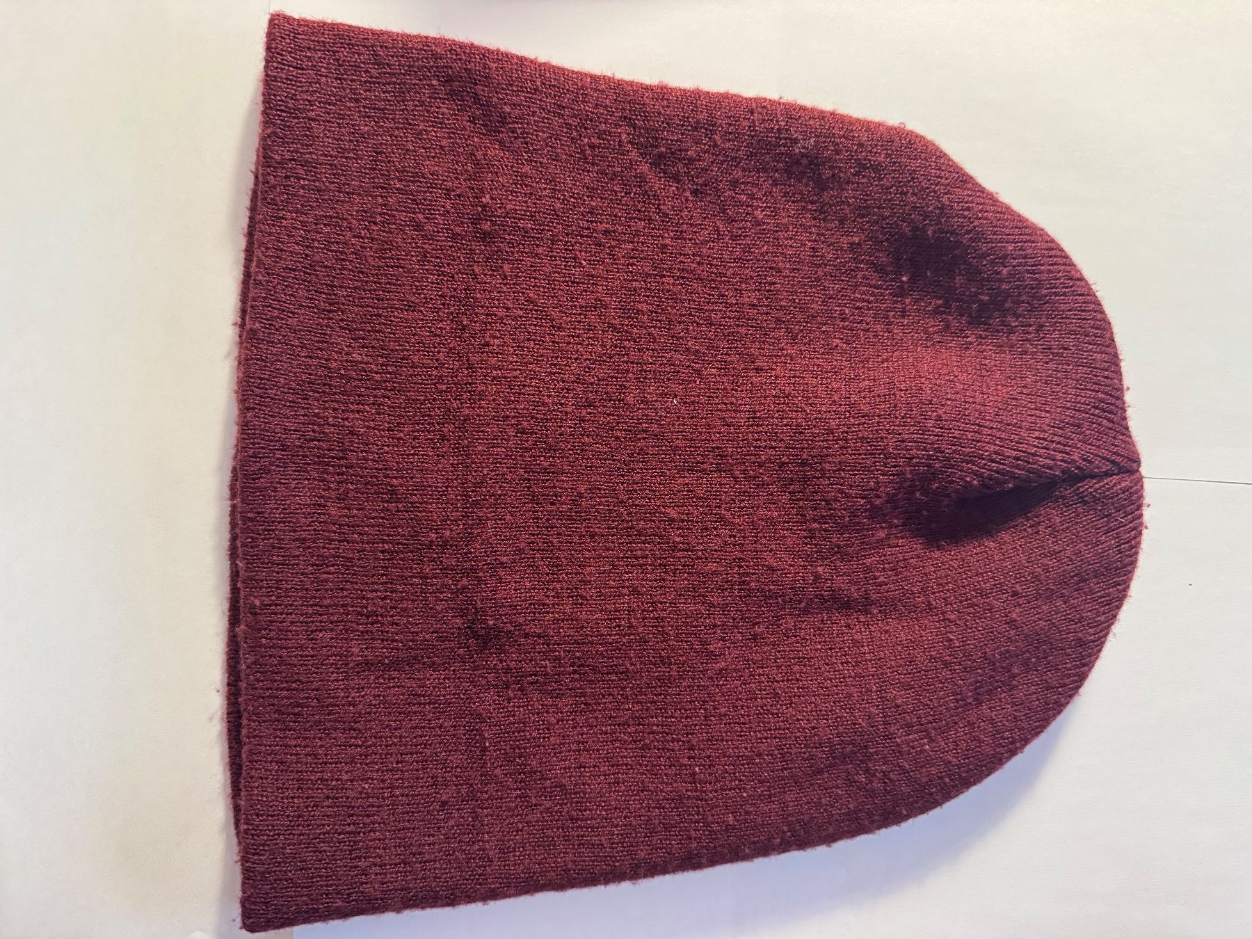Copricapi, berretti & cappellini: Warme, weinrote Wintermütze – Usato da Winterthur venduto da tam_7tbh 1
