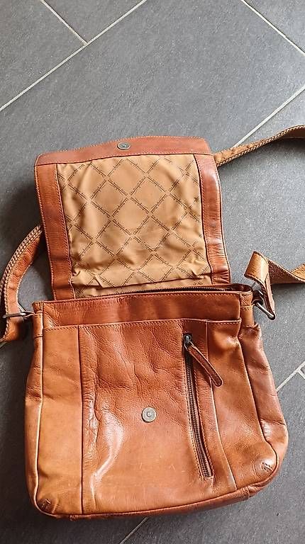 Sacs femmes: Umhängetasche – D'occasion à Boningen par evely03 3
