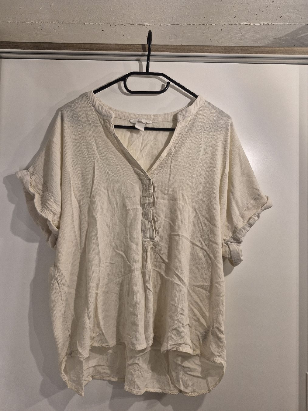 H&M Blusen: H&M Crinkle-Bluse, Gr. 40, Crème – Gebraucht aus La Neuveville von Vestiaire_2011 1