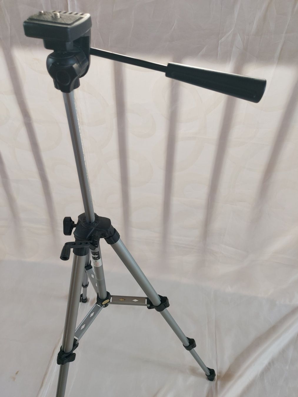 Treppiedi & Teste: Dreibein Stativ – Usato da Riken AG venduto da ebufix 2