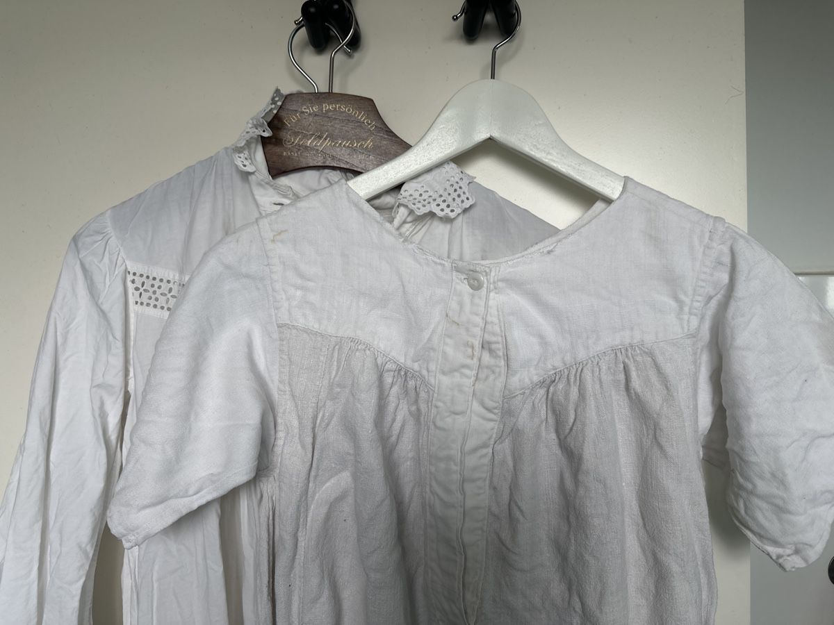 Negligees & Pigiami: 2 uralte Nachthemden, Leinen &Baumw. – Usato da Frauenfeld venduto da aluma14 1