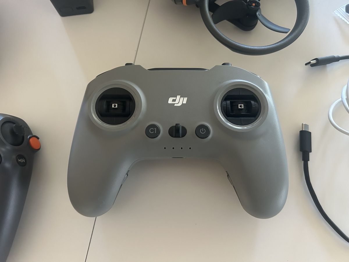 DJI RC Modellbau: DJI Multikopter Avanta2 Fly More Combo mit Googles3 – Neu (gemäss Beschreibung) aus Wil SG von Haelge 3