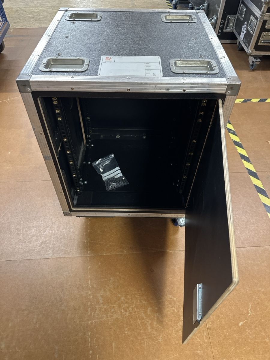 Altri accessori: Thon Rack Flightcase auf Rollen schwarz gebraucht – Usato da Hochdorf venduto da aioc 1