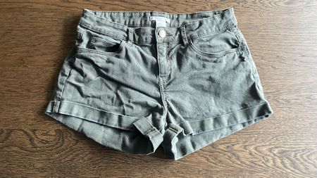 H&M Shorts Grösse 34 guter Zustand Damen Kleidung grün