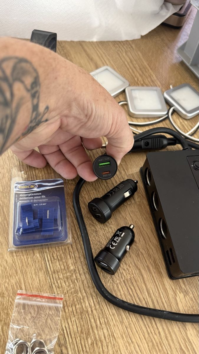 Kabel: Diverse Elektro USB LED uvm – Gebraucht aus Steg im Tösstal von Beckerbande 4