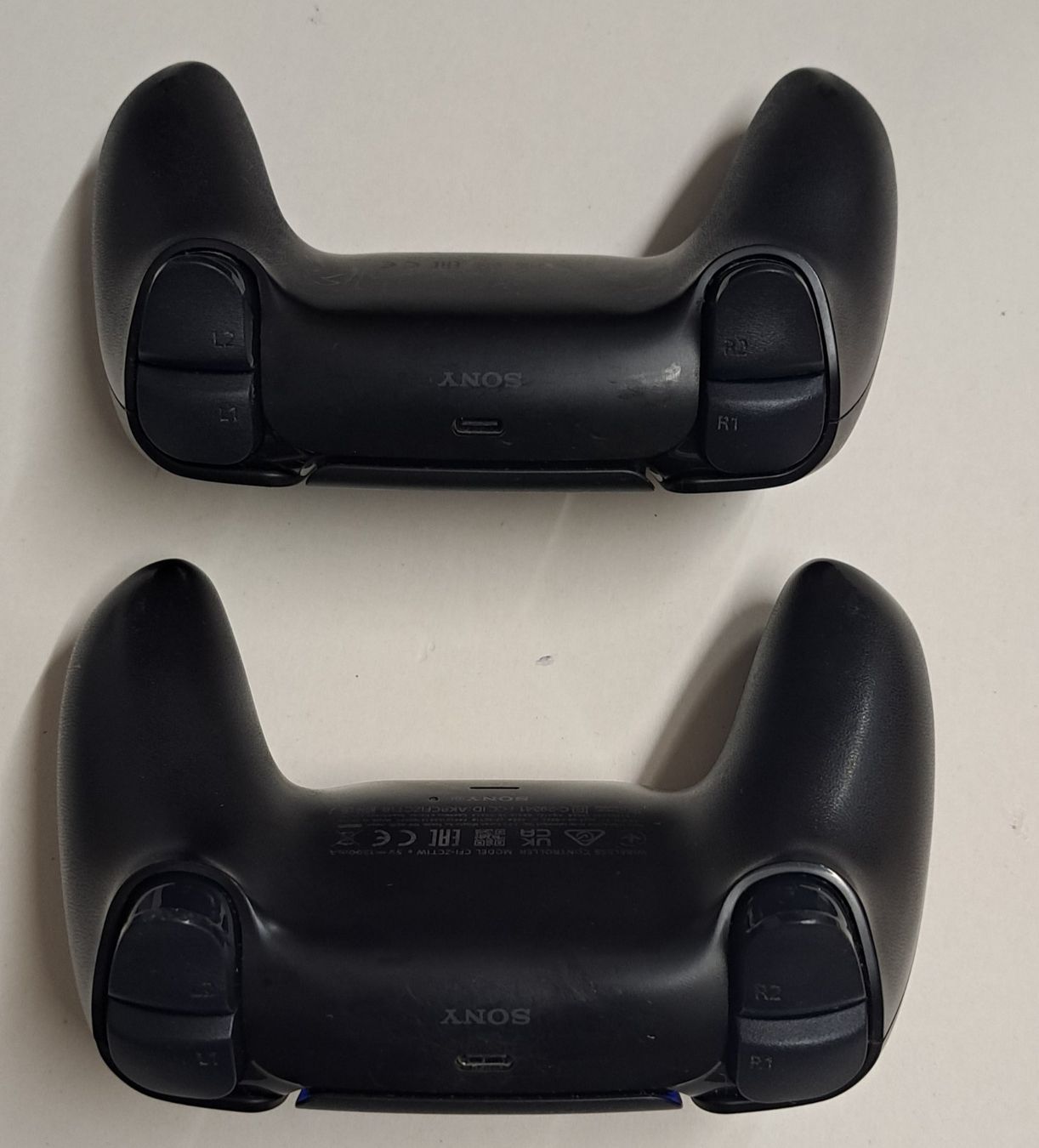 Sony Controller: Ps5 Controller Original Sony 2 Stück – Usato da Biel/Bienne venduto da Sasha4u 2