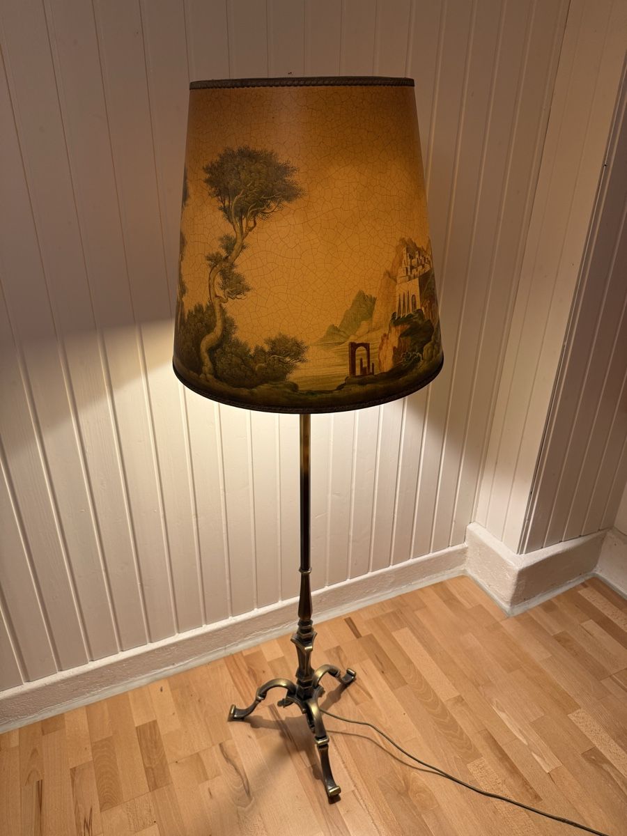 Lampade: Vintage Stehlampe mit Landschaftsschirm, 2-flammig – Usato da Bern venduto da Moowee 1