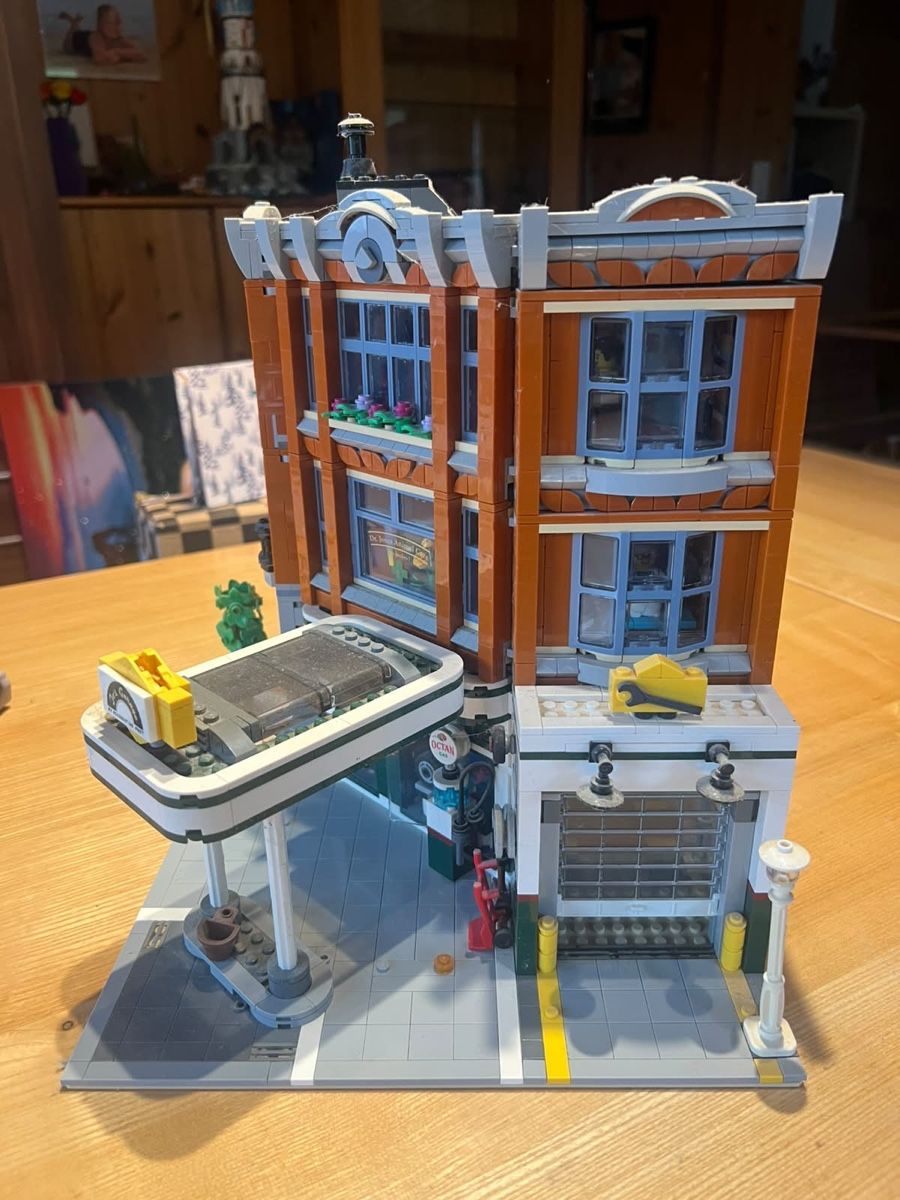 Kit di costruzioni: Lego Creator Eckgarage 10264  – Usato da Wattwil venduto da Weinachtsmann 1