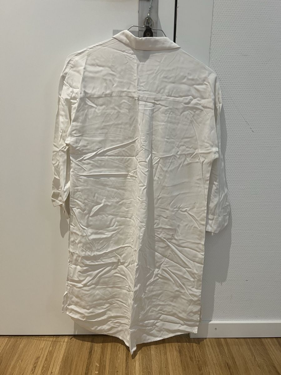 Tuniques: White tunic – D'occasion à Adliswil par Marjin 2
