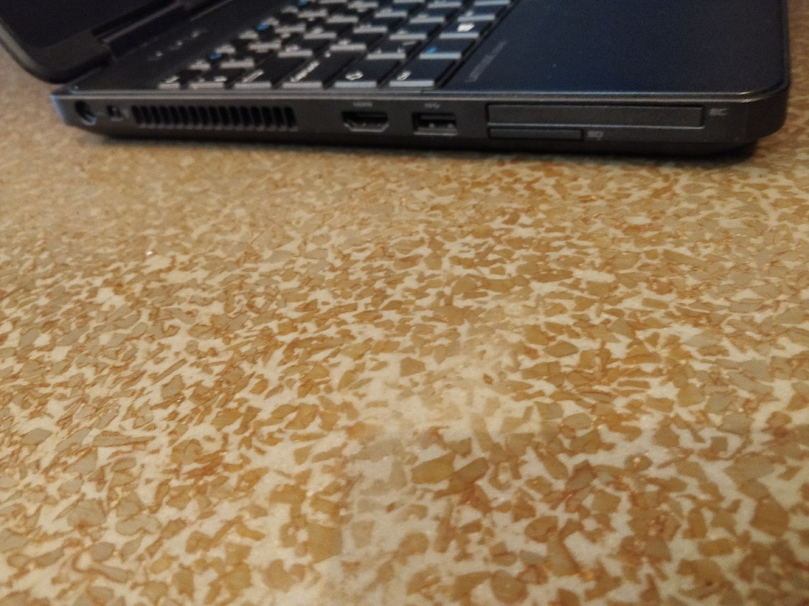 Dell Notebooks: Dell Latitude E5440 DEFEKT – Defekt aus Flawil von rcnkr 1