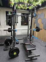 Powerrack/ Kraftstation mit Gewichten, Sitzbank, undundund