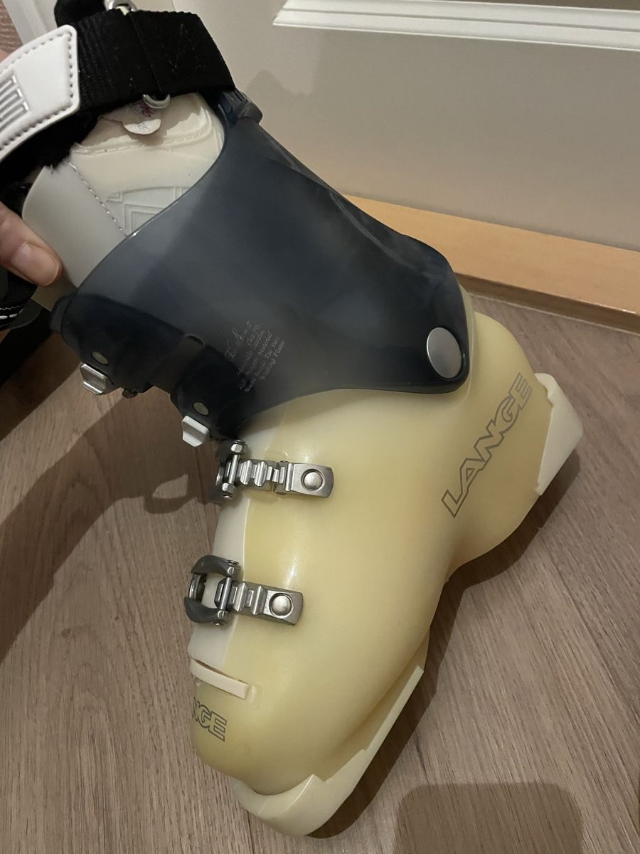 Skis: Lange exclusive 8 ski boots (22.5) – Neu und originalverpackt aus Basel von mar_fp5q 3