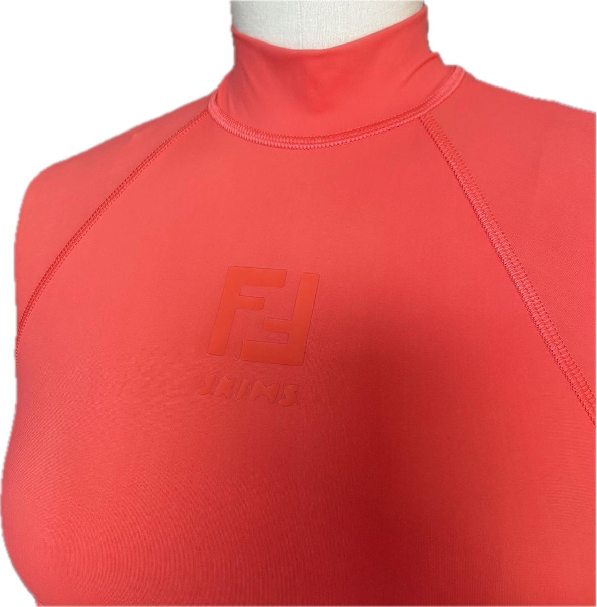Skims Top: Fendi x Skims Longsleeve – Nuovo (secondo la descrizione) da Puidoux venduto da vendange 3