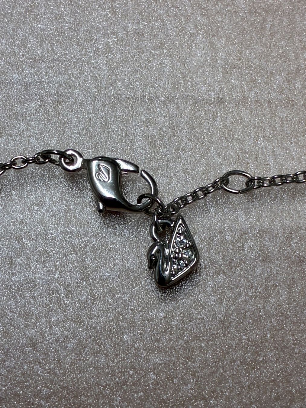 Swarovski Anhänger: Swarovski Anhänger an einer Kette – Gebraucht aus Zürich von van_5xbk 2