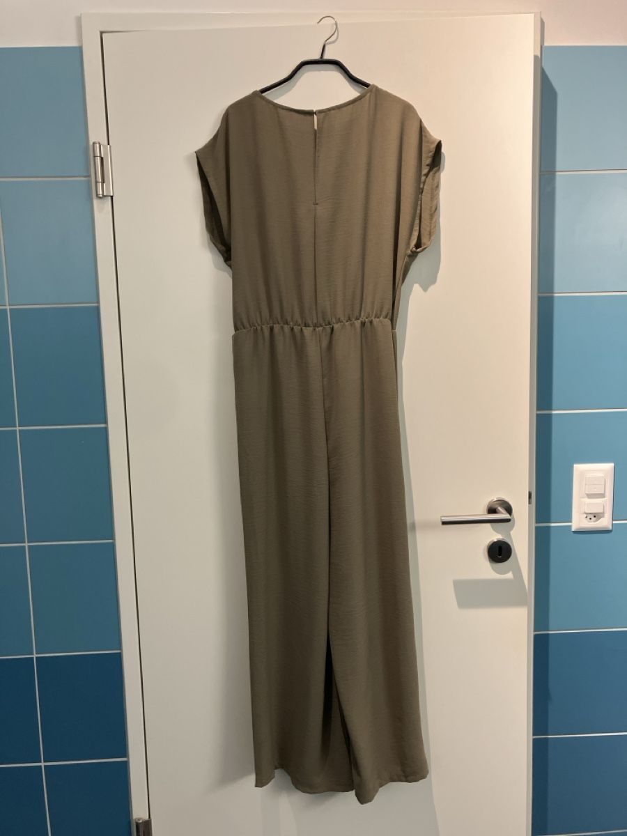 Tute: Olivfarbener Jumpsuit – Usato da Baden venduto da sylivianne 1