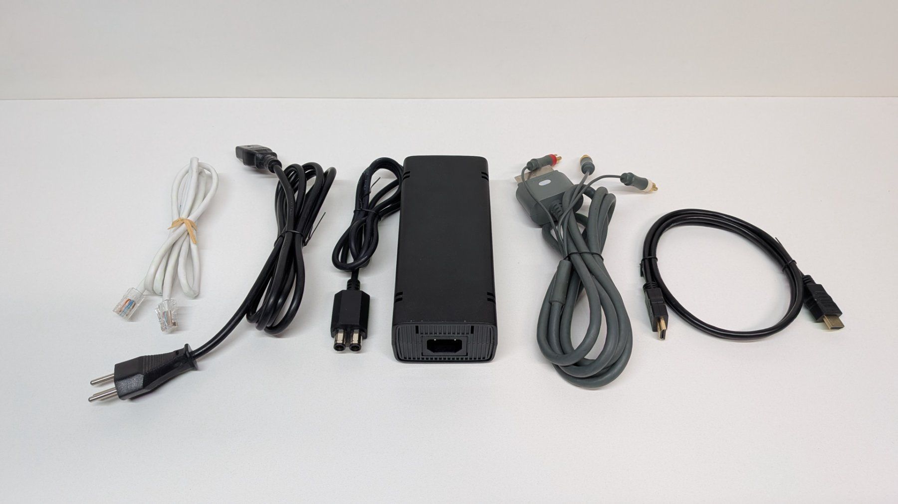 Microsoft Konsolen: Microsoft Xbox 360 S inkl. 2 Controller – Gebraucht aus Menziken von mame18 8