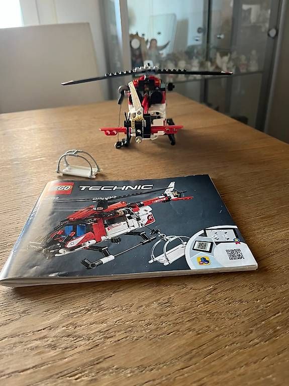 Lego Kit di costruzioni: Rettungshubschrauber 42092 mit OVP – Usato da Olten venduto da Einwegparadies 2