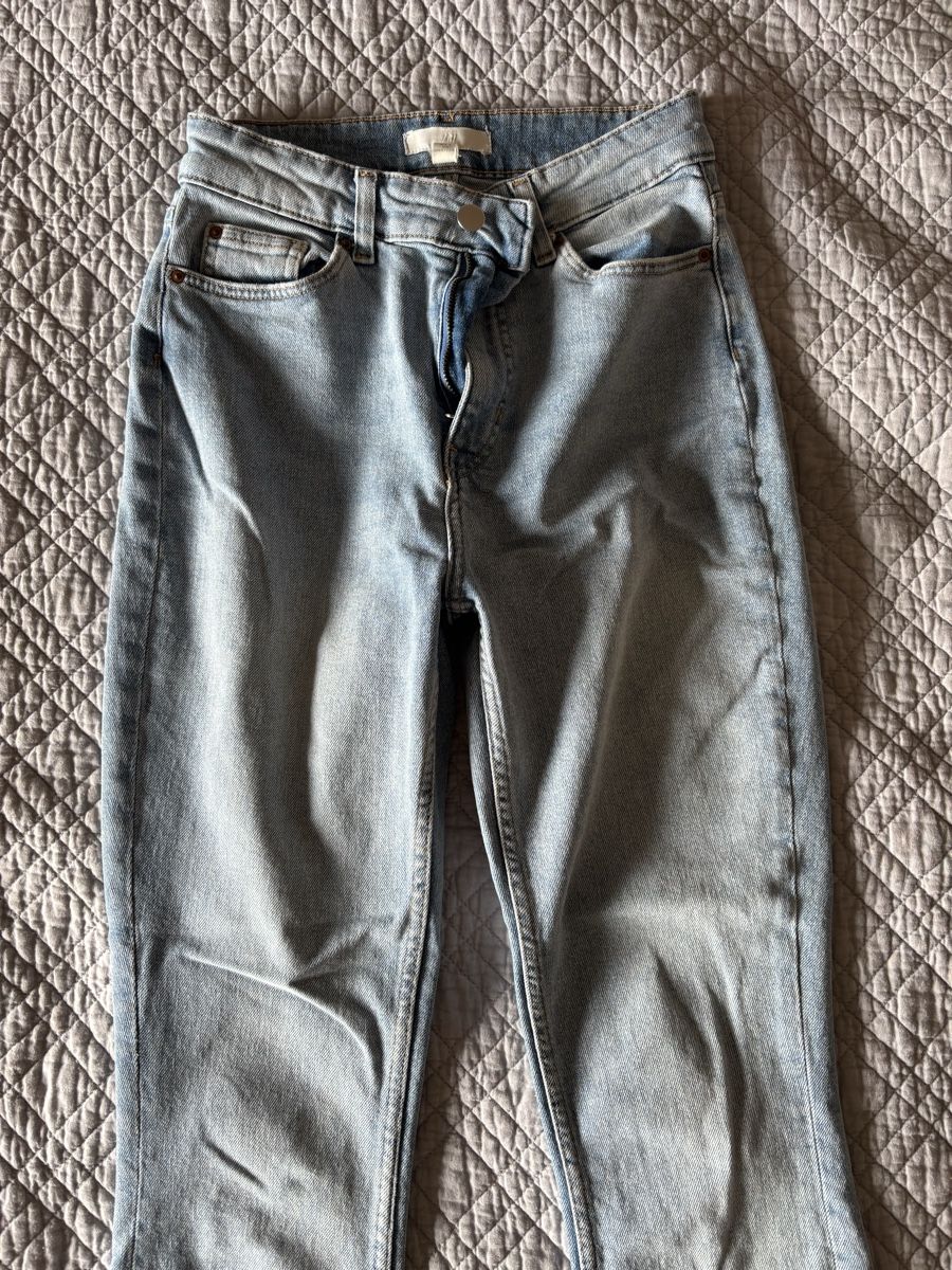 H&M Jeans: Jean slim bleu clair taille haute – Nuovo (secondo la descrizione) da Lausanne venduto da shabnam.t 1