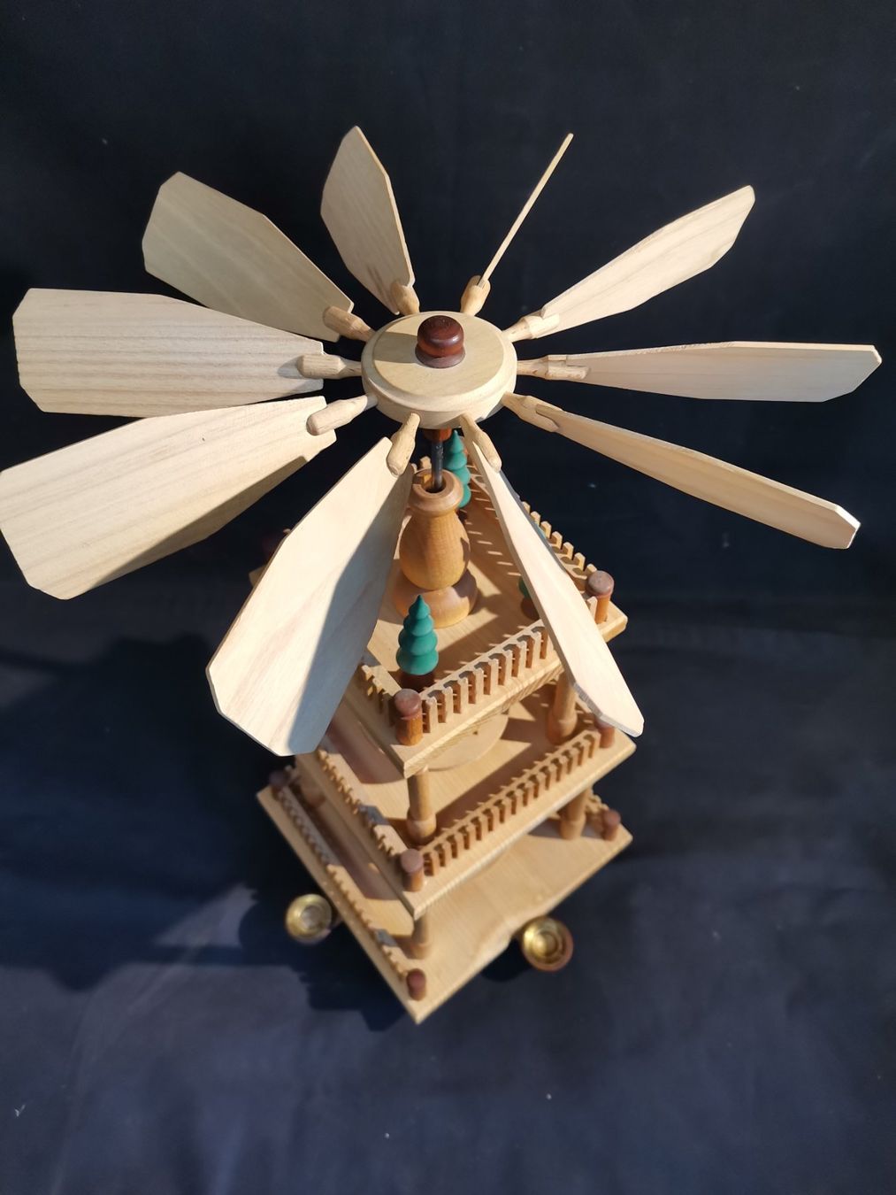 Tutte le decorazioni: Holzpyramide, Weihnachtspyramide, Pyramide Weihnachten – Usato da Wiedlisbach venduto da materialkreislauf 1