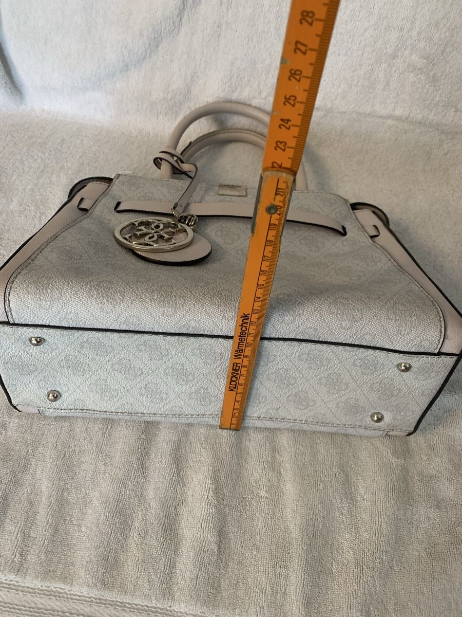 Guess Borse da donna: Guess Handtasche – Usato da Bergdietikon venduto da zor_856j 9