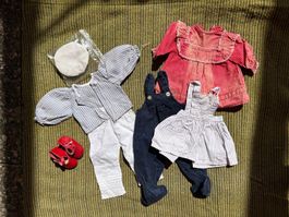 5er Set Vintage Puppenkleidung, inkl. Schuhe und Mütze
