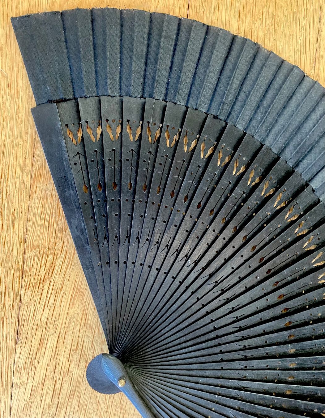 Tutte le decorazioni: Schwarzer Vintage Fächer aus Madrid – Nuovo (secondo la descrizione) da Schaffhausen venduto da TrouvaillesDeNina 4