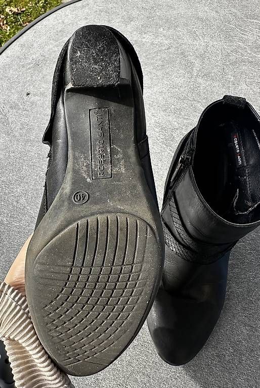 Scarpe da donna: Stiefeletten schwarz, Gr. 40 – Usato da Thalwil venduto da and_fdf5 1