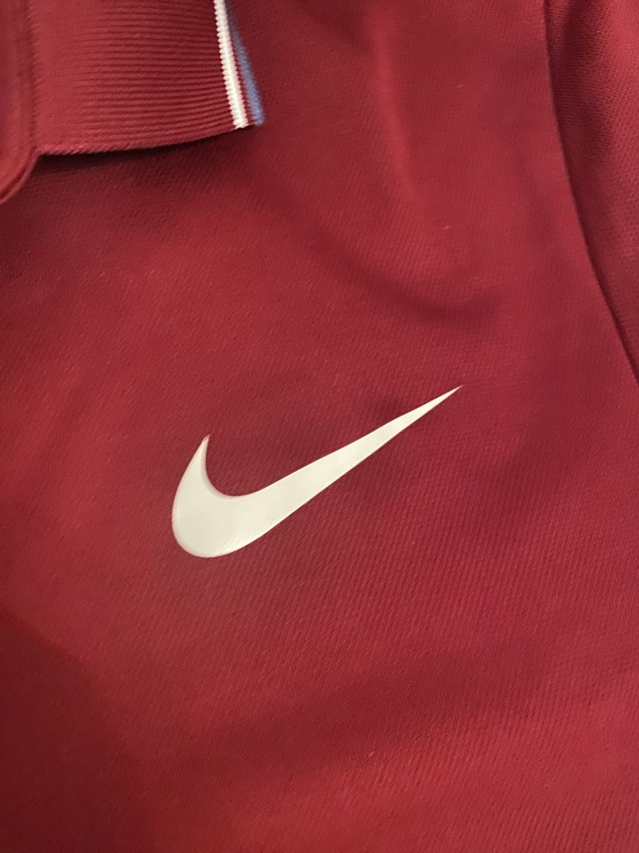 Nike Leibchen & Hosen: Nike Dri Fit Triko – Gebraucht aus Opfikon von Luis144 1