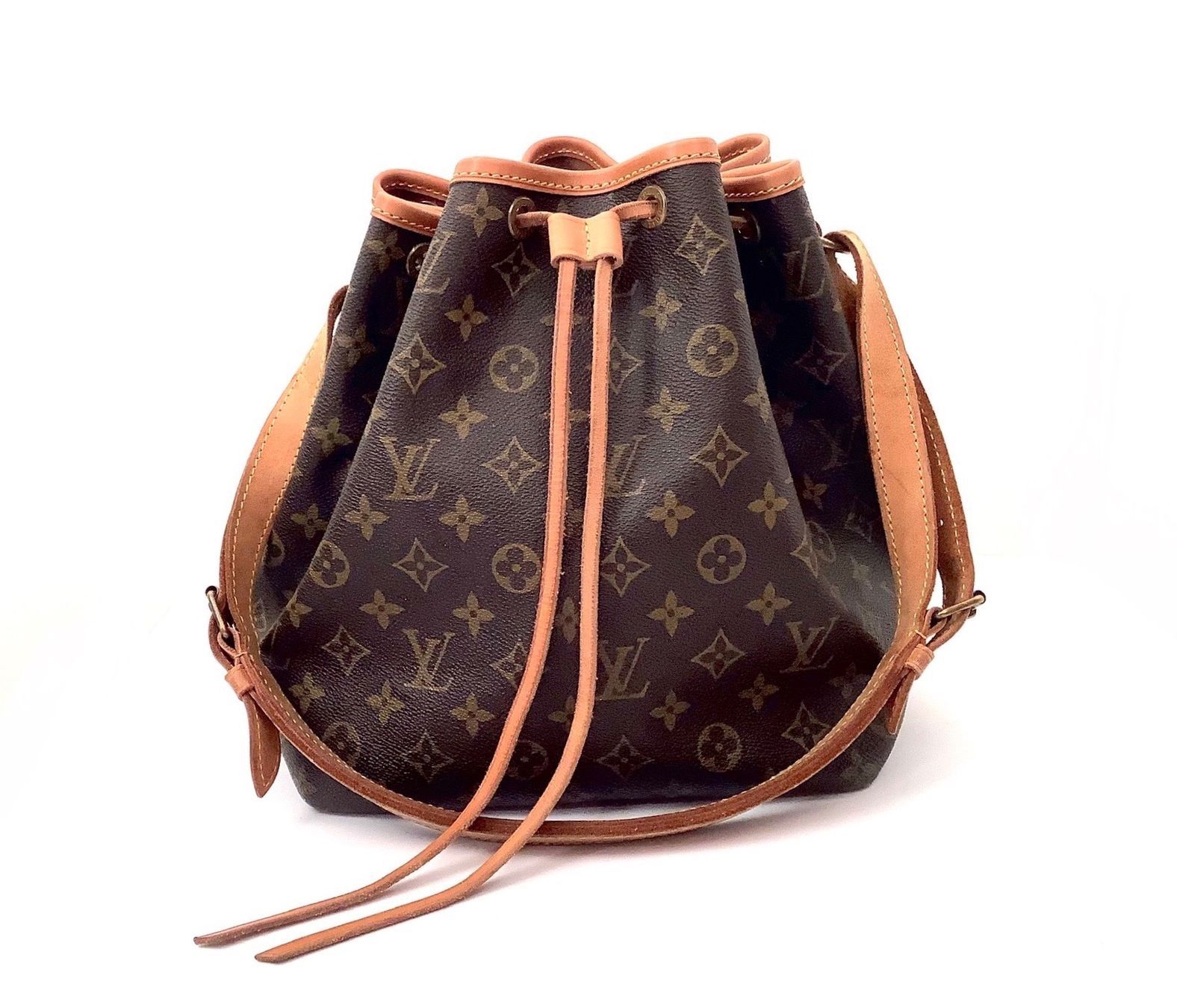 Louis Vuitton Borse da donna: Louis Vuitton Noe Petit Monogram Innen+Aussen Top – Usato da Küsnacht ZH venduto da Vuit-on