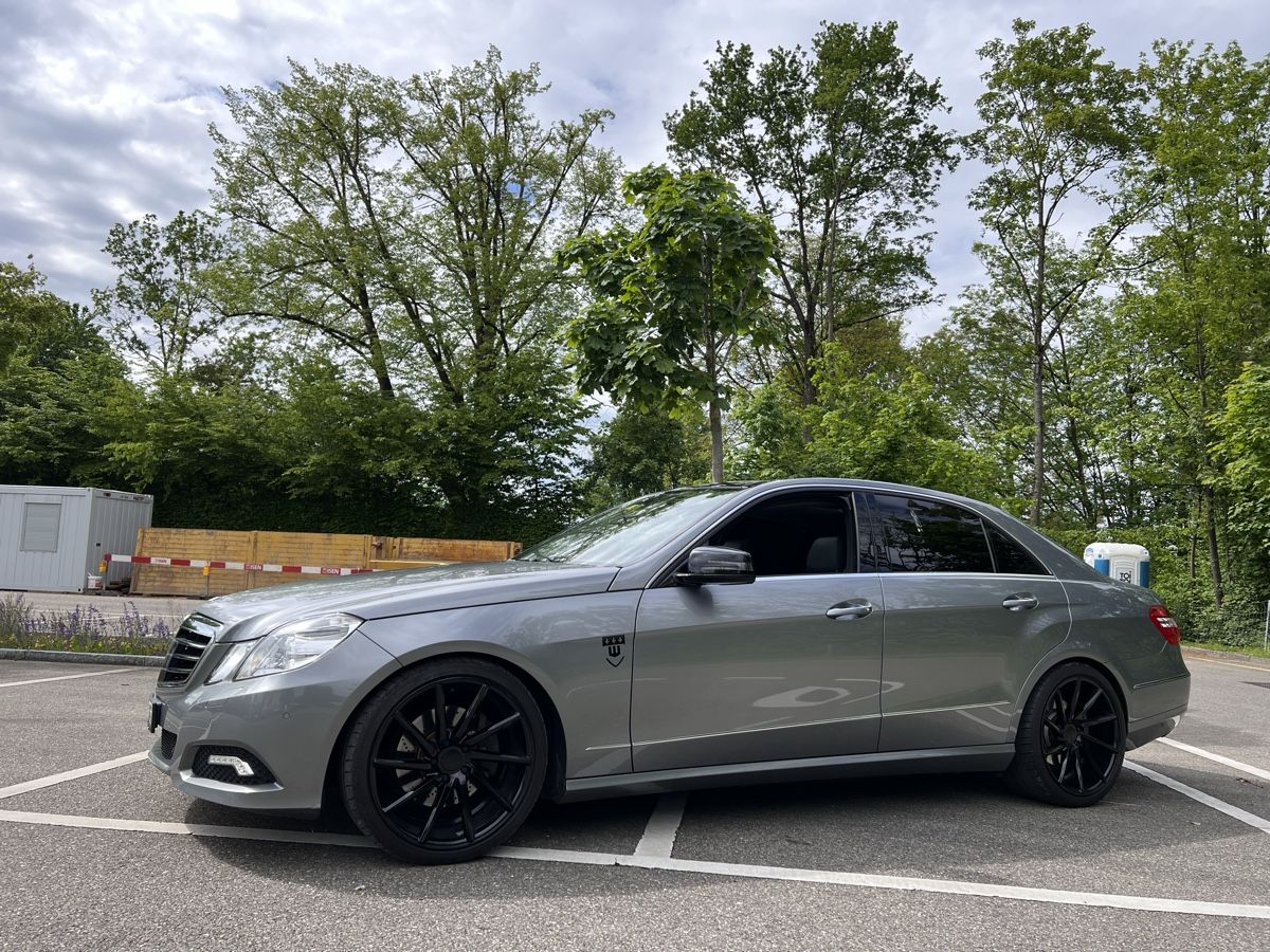 Mercedes-Benz Automobili: Mercedes E350 AMG Paket Schiebedach Occasion – Usato da Dietikon venduto da adi_ffm6 4