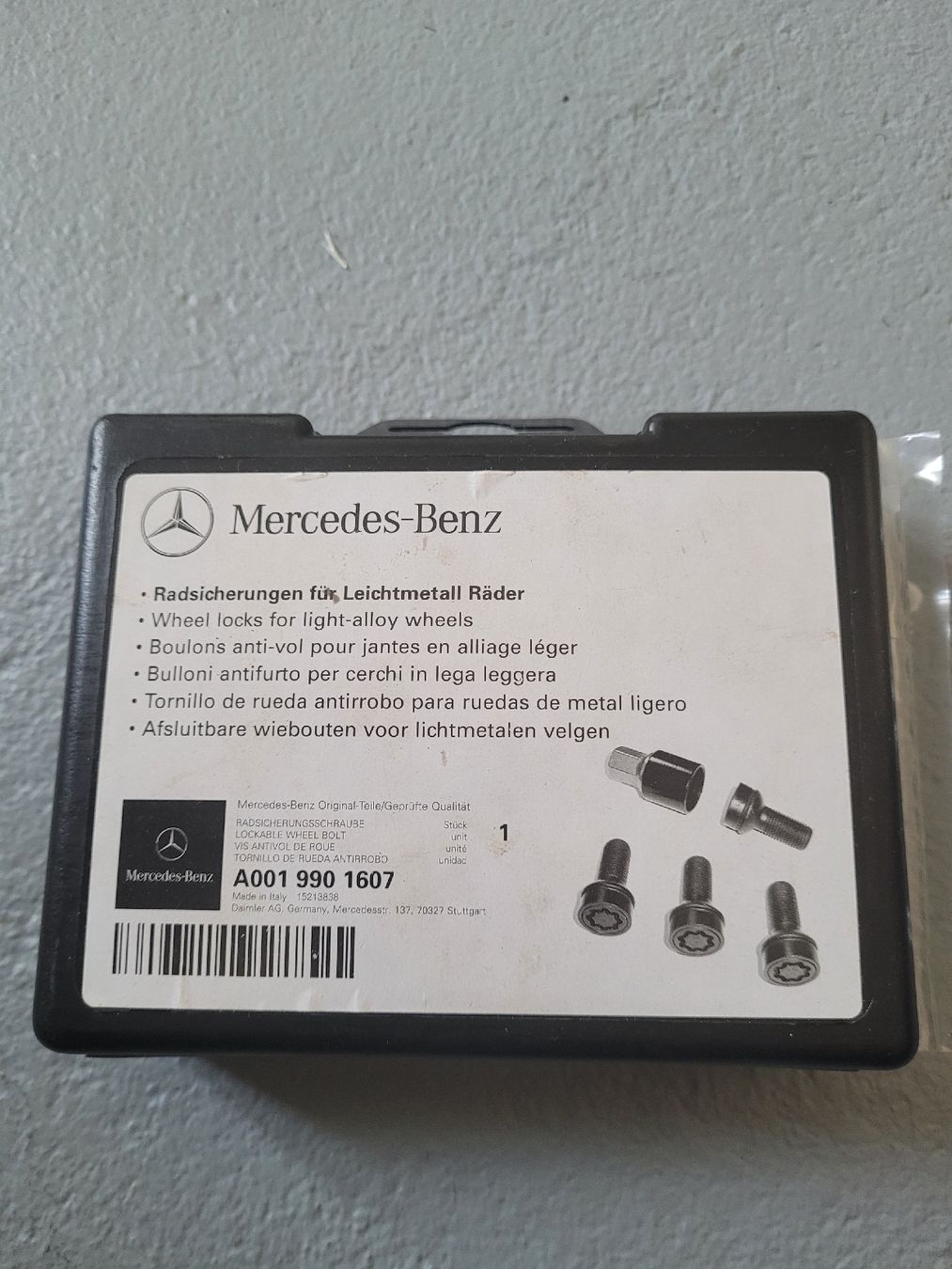 Mercedes-Benz Tutti pezzi di ricambio auto: Boulons de sécurité  Mercedes – Usato da Cernier venduto da Casimir1 1