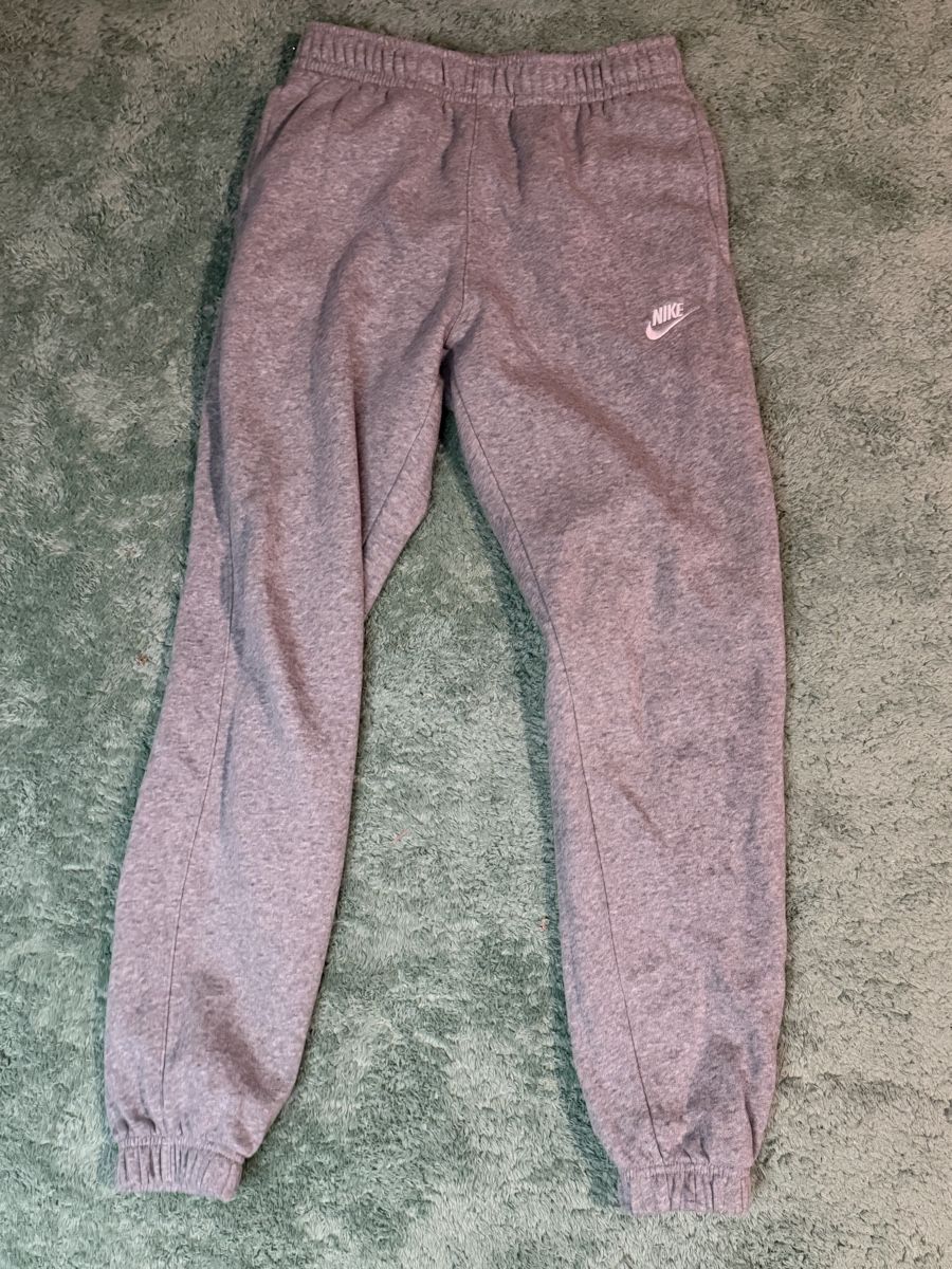 Nike Pantaloni: Nike Trainerhose  – Usato da Rottenschwil venduto da bia_y5f7