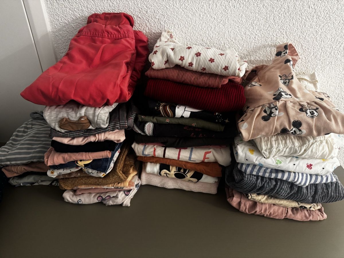 Lotti & Set di vestiti: Kleiderpaket Mädchen Grösse 92 – Usato da Winterthur venduto da red_9trx 1
