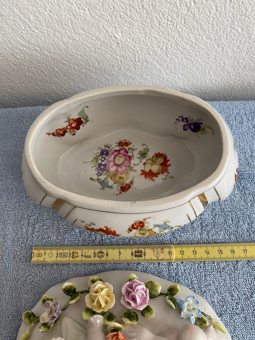 Tutte le decorazioni: ANTIKE DECKELDOSE MIT PUTTI ab Fr. 77.- – Usato da Berschis venduto da Mosch 1
