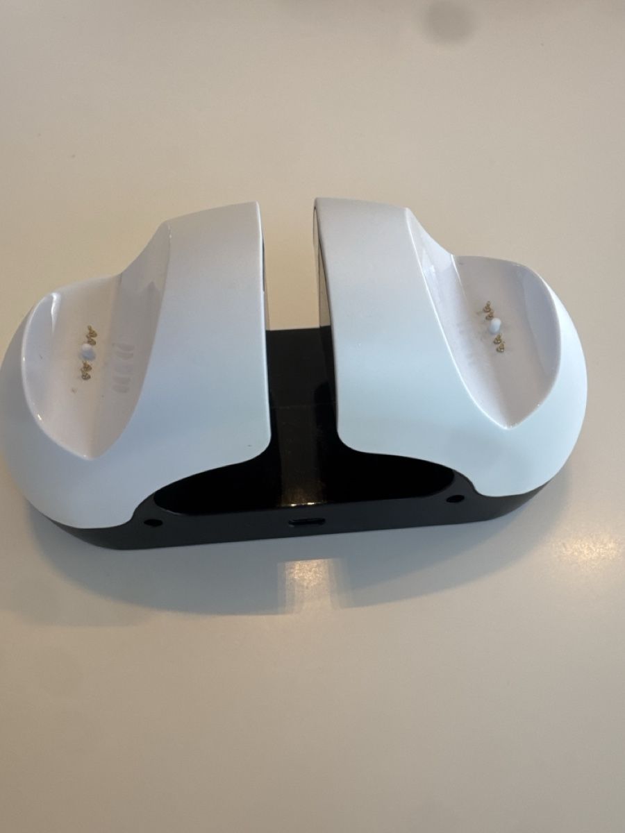 Adapter & Kabel: Ladestation für PS5 Controller gebraucht – Gebraucht aus Schaffhausen von qualitysuisse 2